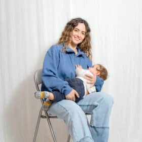 Polerón Maternal y Lactancia | Essential Logo