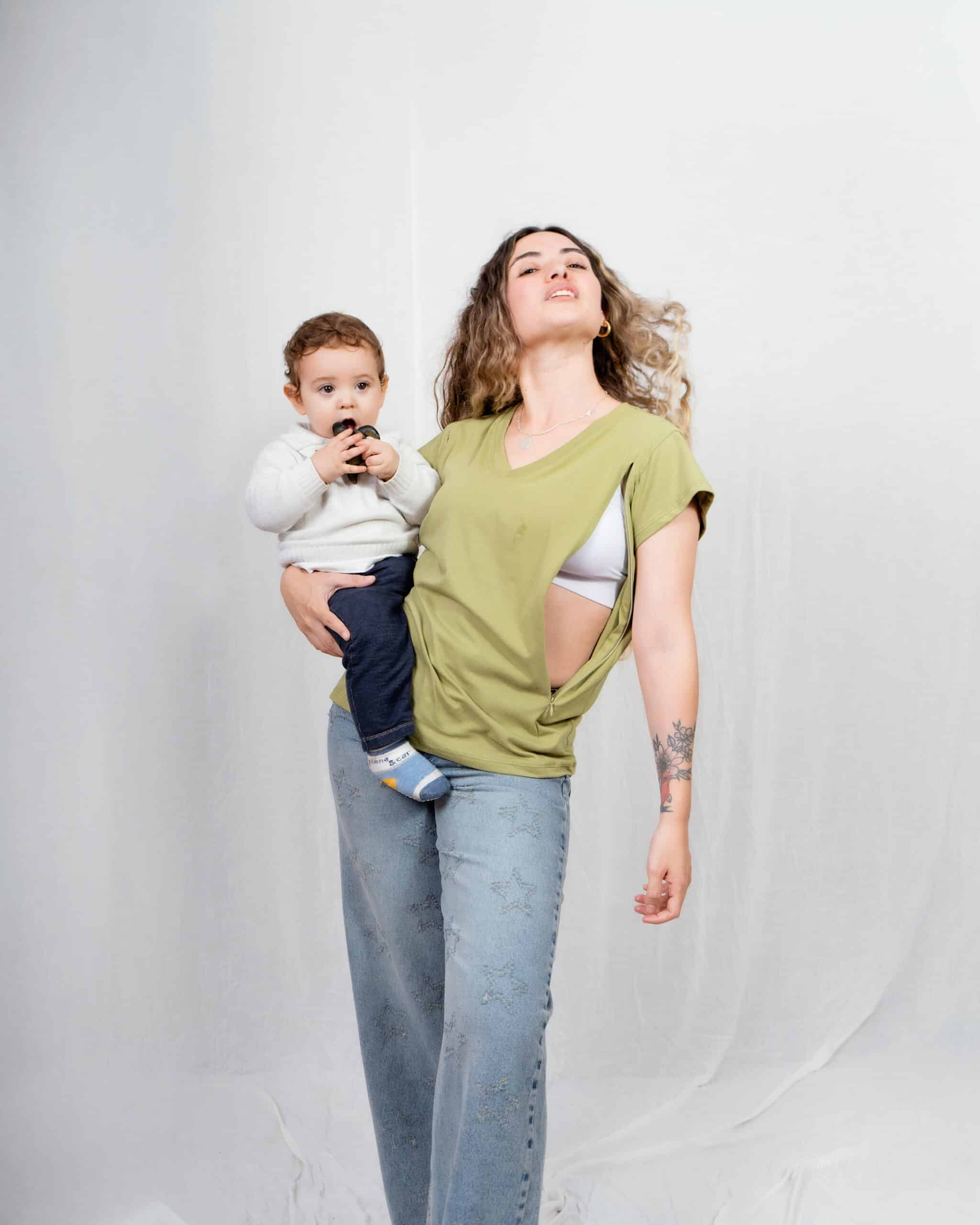 Polera Maternal y Lactancia | Verde escote en V - Imagen 5